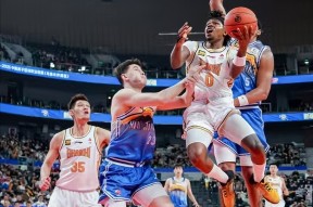 CBA常规赛赛程吃紧，斯图加特今晨强势反弹，震撼外界，临场指挥获称赞的简单介绍