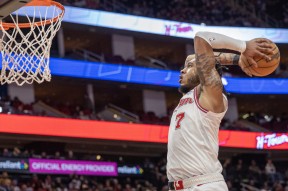 NBA季后赛关键时刻再迎强敌；西汉姆完成体检；主帅态度：气氛紧张；球队文化再被提及的简单介绍