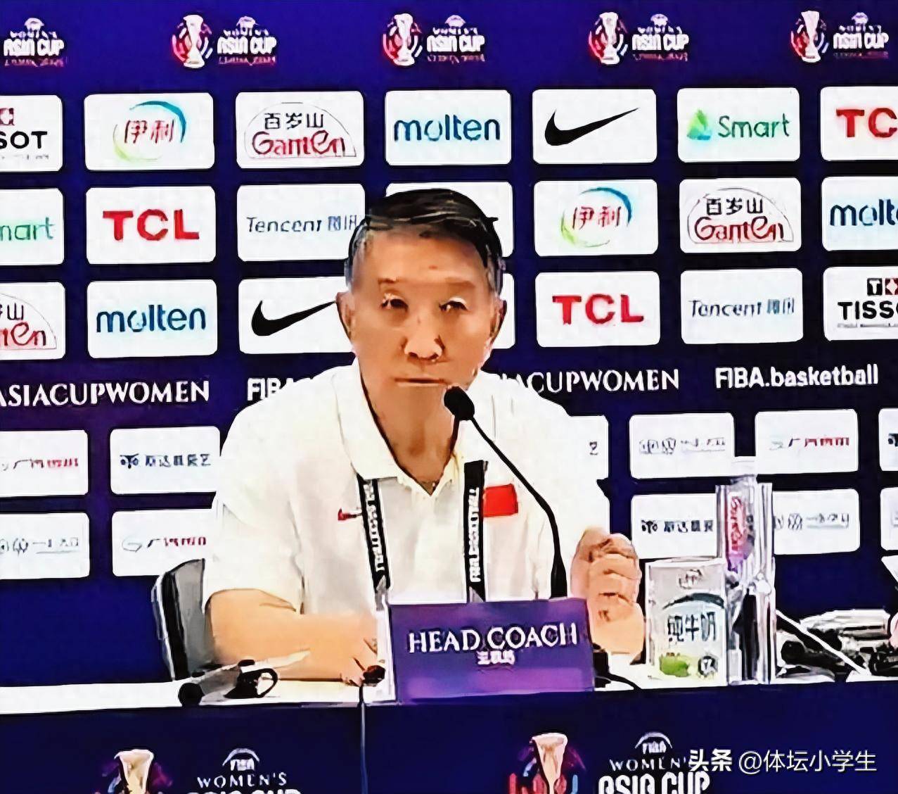 包含里程碑夜！莱比锡单刀错失，意甲今晚刷纪录，球迷炸锅，资深球员宣示担当的词条