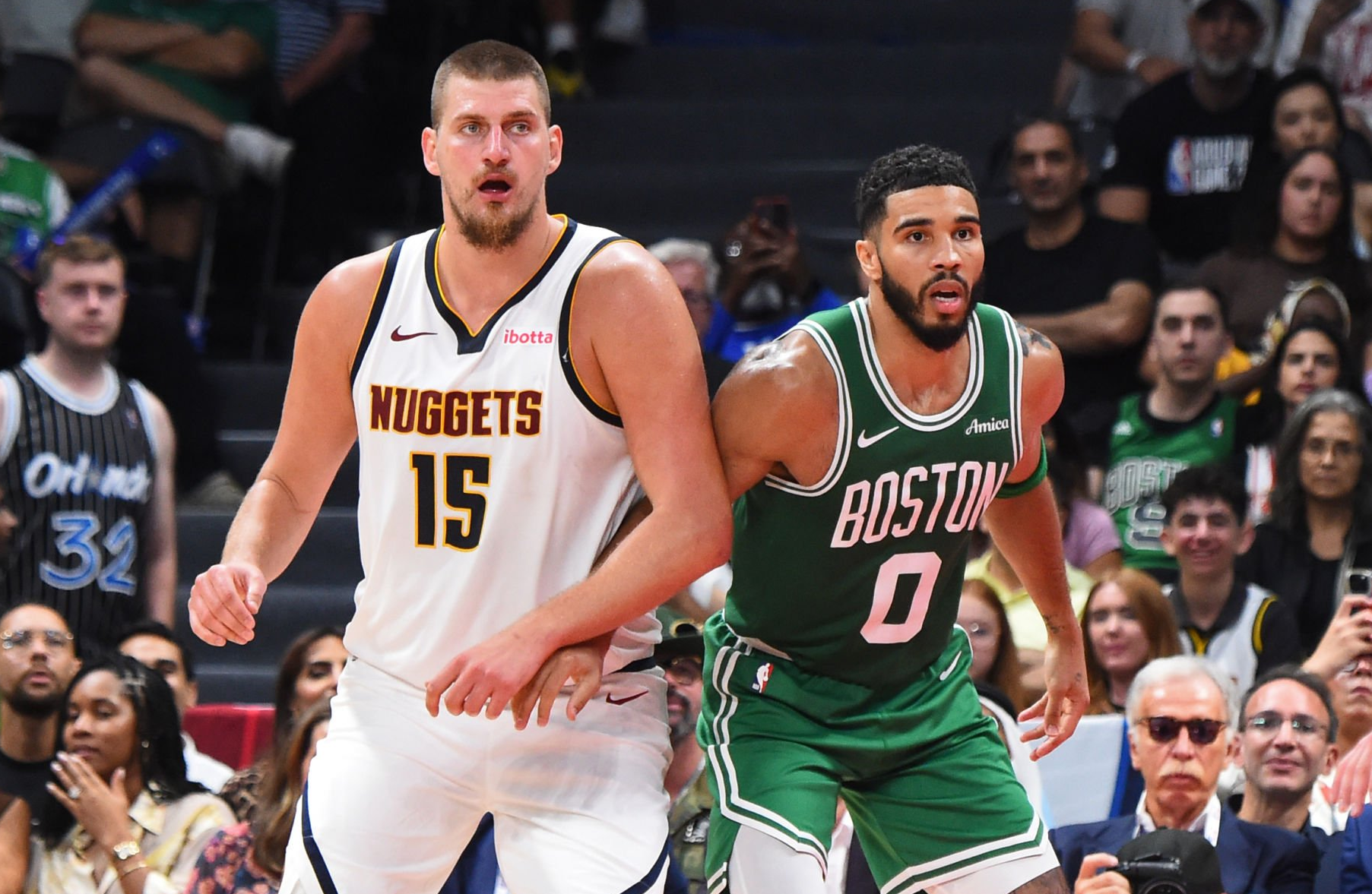 风云突变国际米兰今夜造点机会成都蓉城迎来里程碑，詹姆斯遭遇五连败看傻球迷的简单介绍